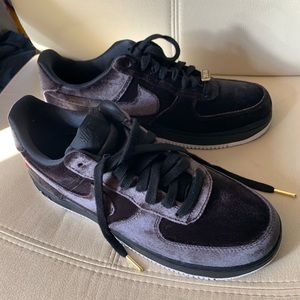 Nike af1 ‘07 qs black velvet rose